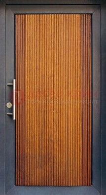 Коричневая входная дверь c МДФ панелью ЧД-03 в частный дом в Челябинске