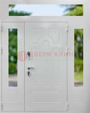 Белая стальная дверь порошок со стеклом и фрамугами ДФГ-11 в Челябинске