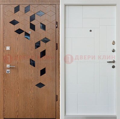 Коричневая металлическая дверь МДФ внутри белого цвета ДМ-256 в Челябинске
