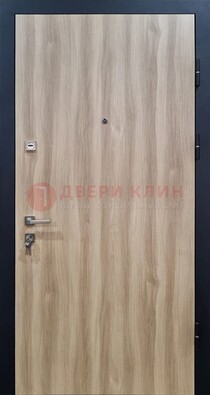 Светлая металлическая дверь с МДФ ДМ-340 в Челябинске