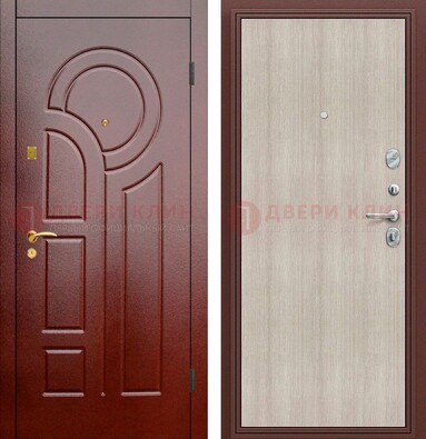 Красная металлическая дверь с МДФ панелями ДМ-368 в Челябинске
