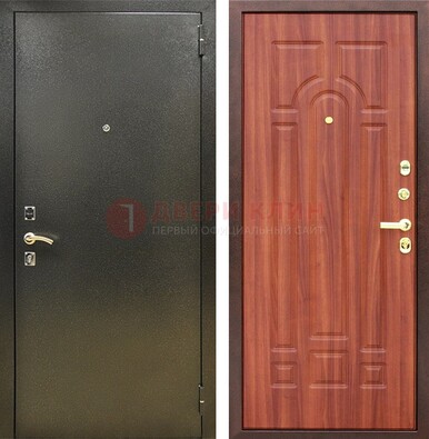 Входная темно-серая дверь с порошковой отделкой и МДФ Миланский орех ДП-281 в Челябинске