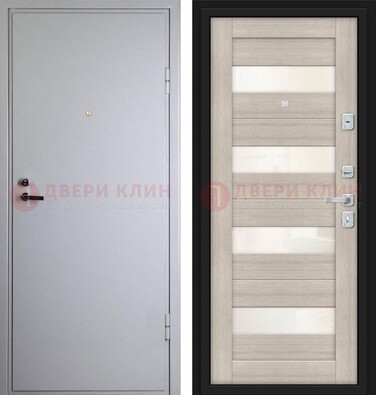 Белая железная дверь с порошковым напылением и стеклом ДП-308 в Челябинске