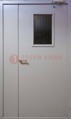 Белая железная подъездная дверь ДПД-4 в Челябинске