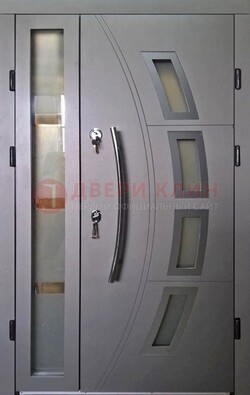 Серая железная дверь для дома со стеклом ДС-17 в Челябинске