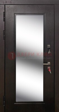 Коричневая железная дверь со стеклом для дома ДС-23 в Челябинске