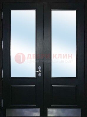 Черная двухстворчатая металлическая дверь со стеклом ДС-25 в Челябинске