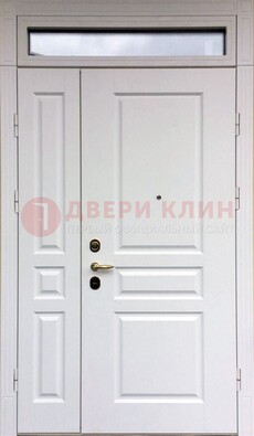 Белая двухстворчатая металлическая дверь со стеклом ДС-63 в Челябинске