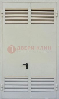 Белая металлическая противопожарная дверь с вентиляционной решеткой ДТ-6 в Челябинске