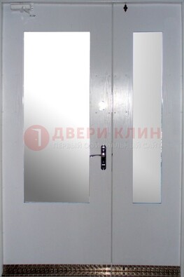 Белая  тамбурная дверь со стеклянными вставками ДТМ-18 в Челябинске