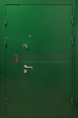 Зеленая распашная тамбурная дверь Порошок ДТМ-47 в Красногорске
